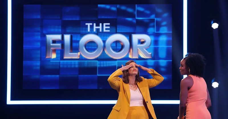 Konkurso dalyviai pasirodo'The Floor'