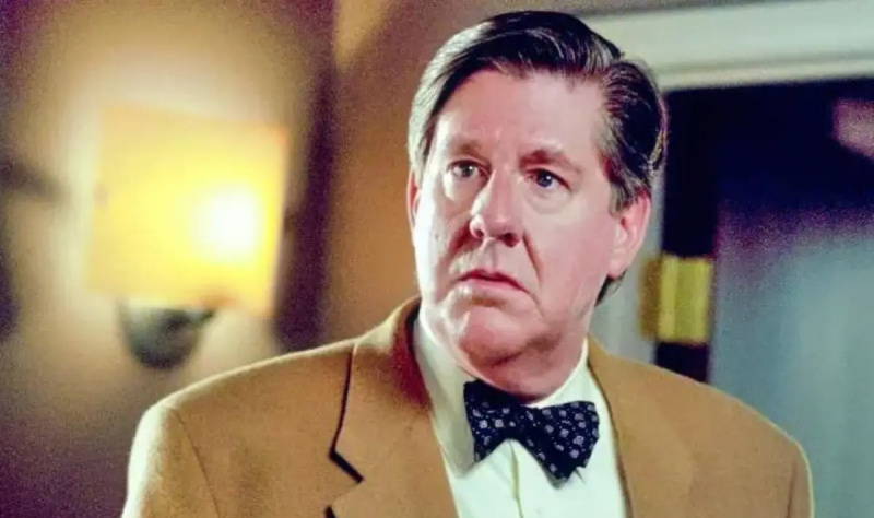 理查德·吉尔摩 (Richard Gilmore) 身穿西装'Gilmore Girls'