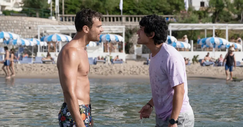   Will Sharpe ve Ethan ve Theo James, 2. Sezonda Cameron rolünde'The White Lotus'