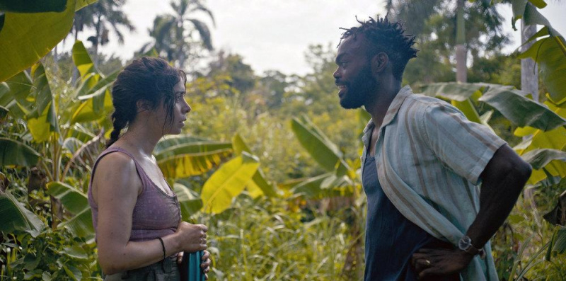 William Jackson Harper sebagai Noah dan Cristin Milioti sebagai Emma di'The Resort.'