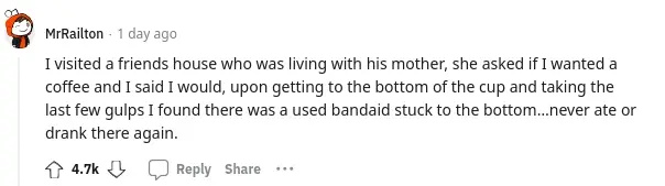 커피에서 반창고를 찾는 것에 대한 Reddit의 의견