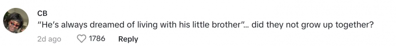 Komentář říká, že OP's boyfriend and little brother grew up together