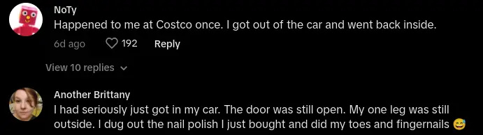 sieviete, kas skaita izmaiņas automašīnā