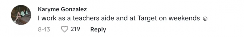 Comentator TikTok pe Yuseli's tiktok post about teacher working part-time at starbucks