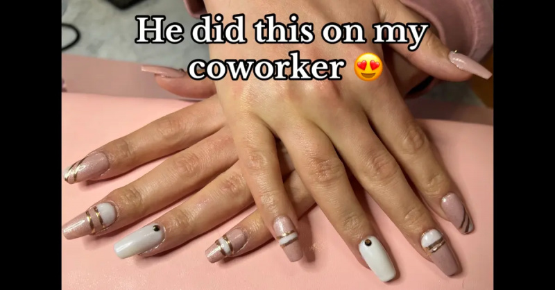 natututo ang boyfriend kung paano magpinta ng kuko
