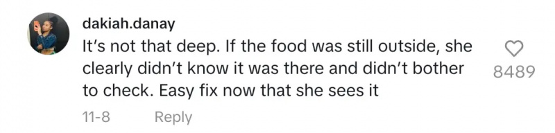 한 의견 제시자는 고객이 아마도 그렇게 했을 것이라고 말했습니다.'t realize that the food was outside